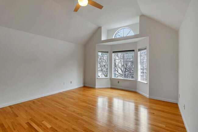 Building Photo - 302 Tadley Ct