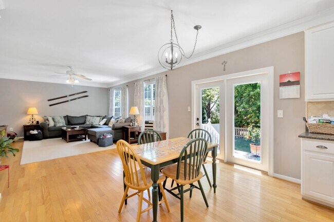 Building Photo - 15346 Bowmans Folly Dr