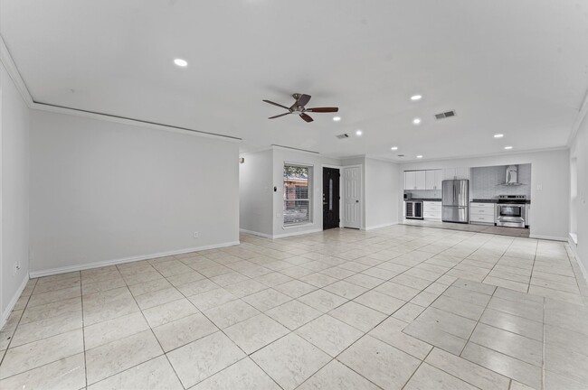 Building Photo - 12319 Campos Dr