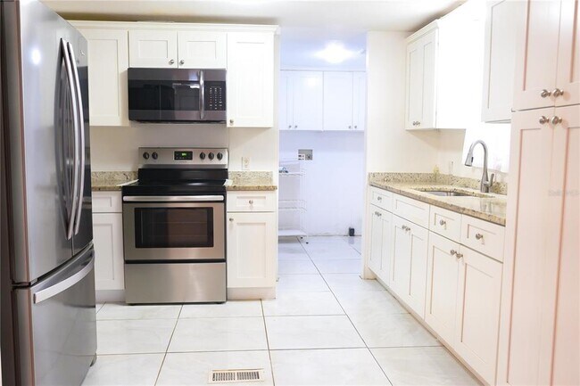 Building Photo - 630 Carpenter Rd