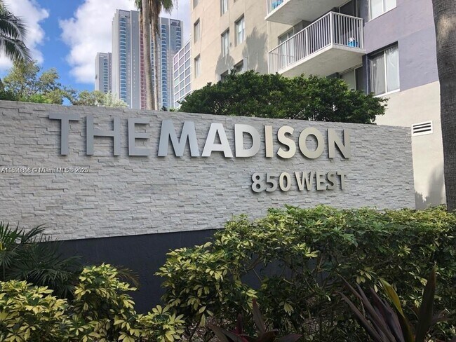 Primary Photo - 850 N Miami Ave