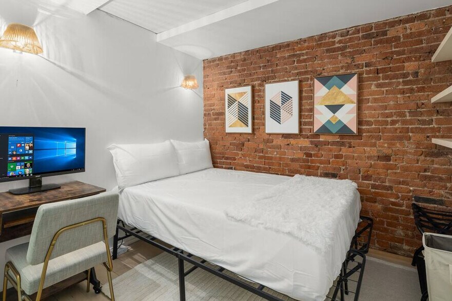 Building Photo - 354 Bowery-SI ID1035006P