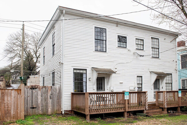 Building Photo - 209 Carroll St SE