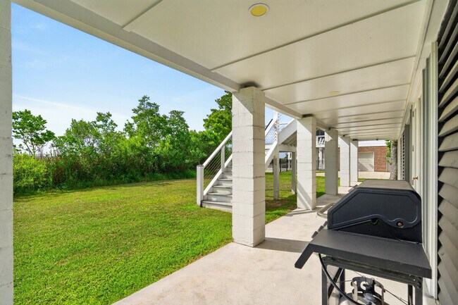 Building Photo - 415 Sassanqua Dr