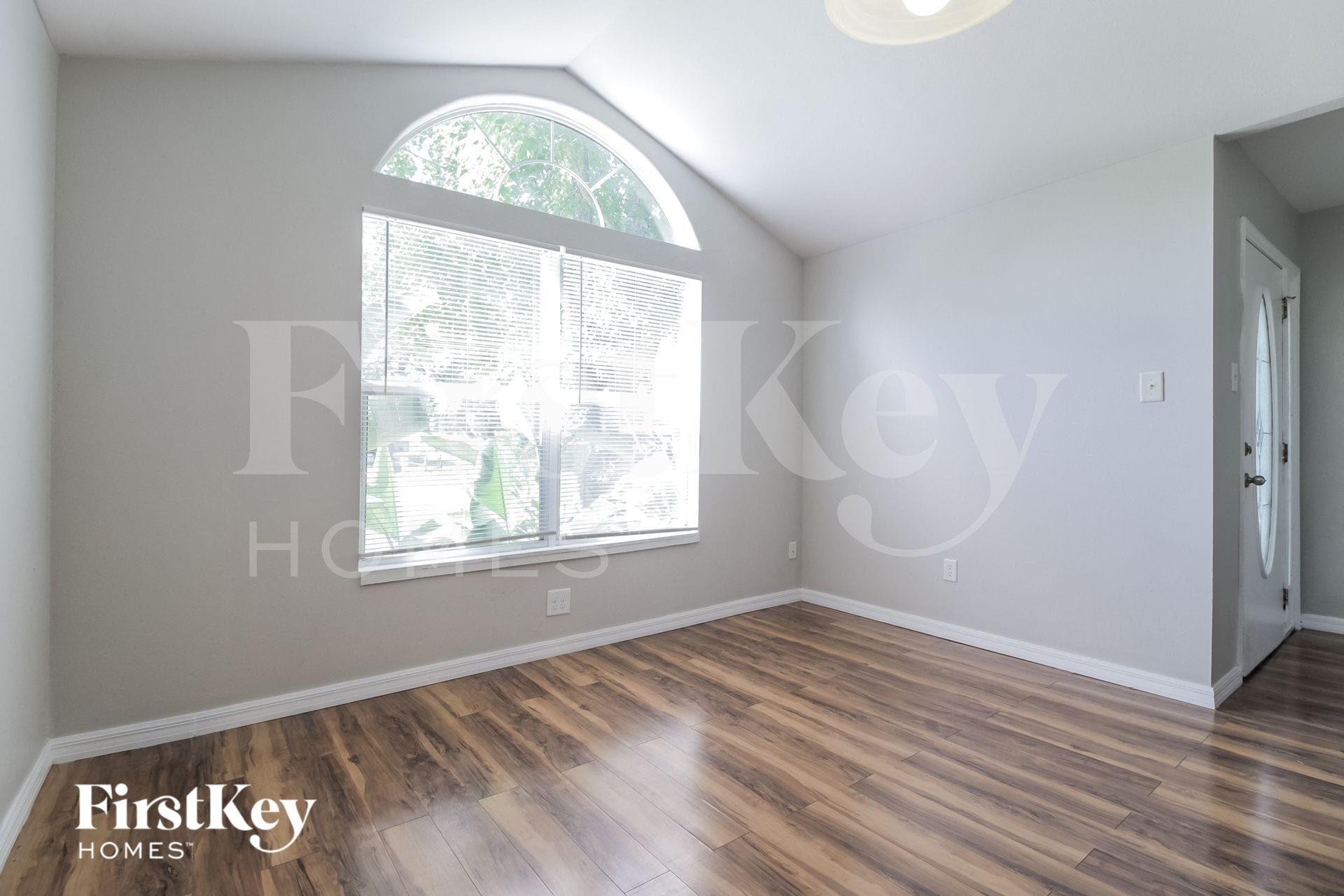 Building Photo - 510 Iris Rd