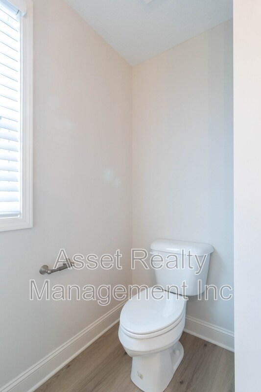 Building Photo - 1730 Silver Chapel Dr