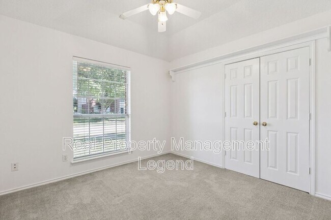 Building Photo - 10971 Castle Dr