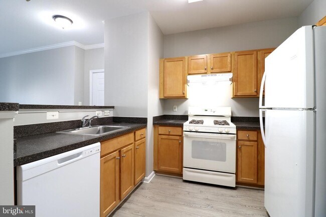 Building Photo - 5117 Travis Edward Way