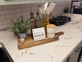 Building Photo - 4331 Sadie Ln