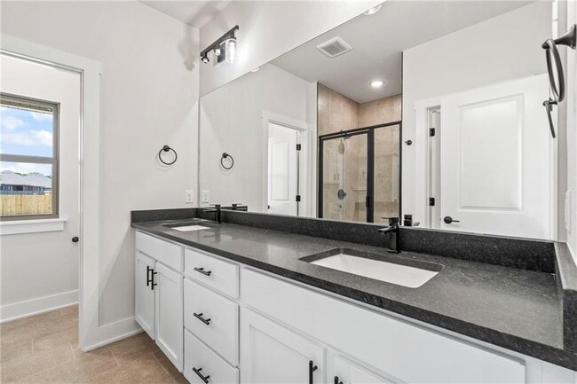 Building Photo - 28 W Gilpin St