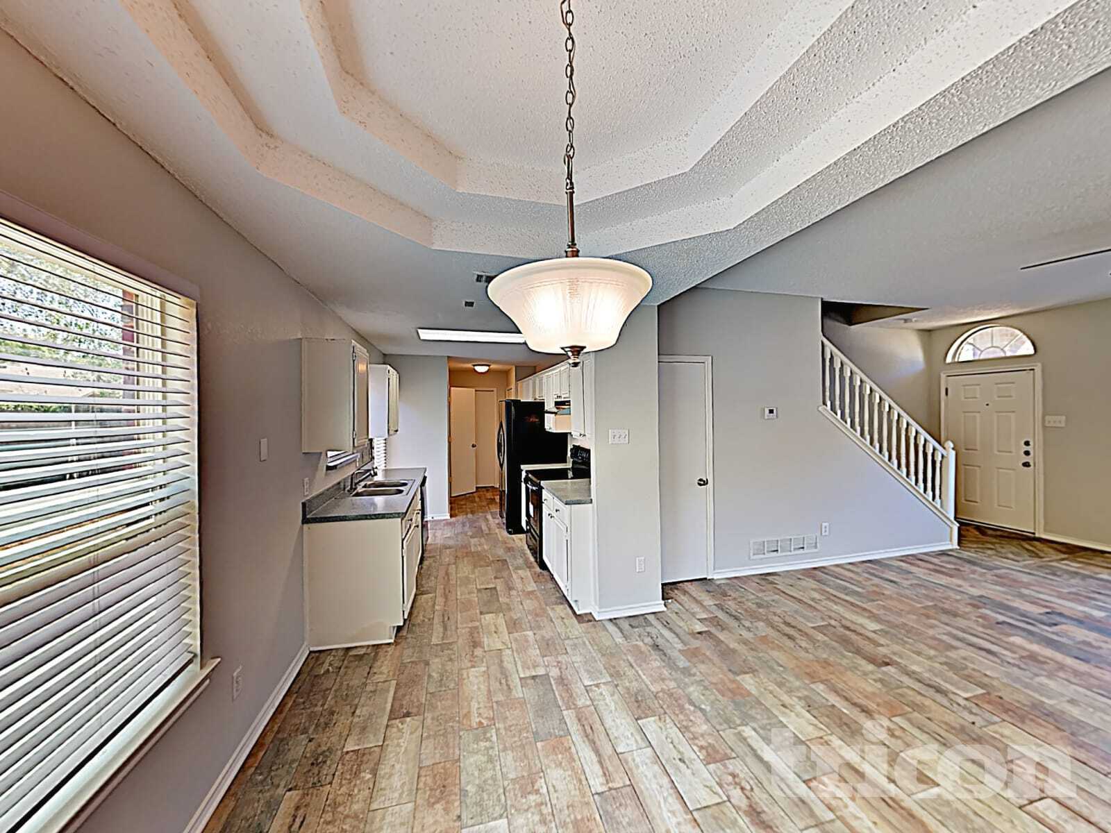 Building Photo - 1105 Parker Ct