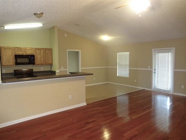 Building Photo - 2737 Taylor Hill Dr