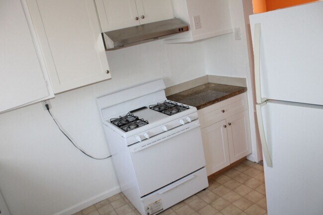 Building Photo - 2745 Rollingwood Dr