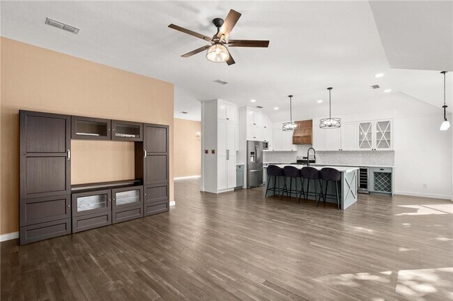 Building Photo - 316 Poppy Cove