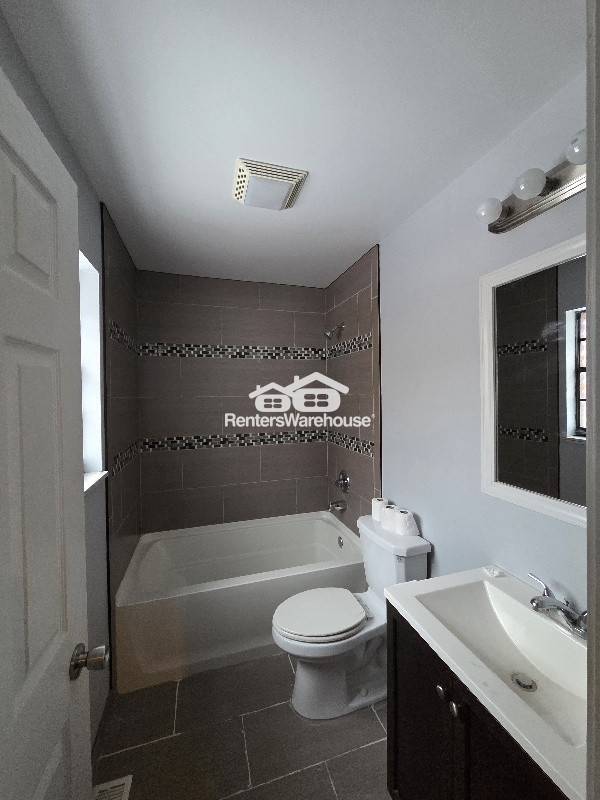 Building Photo - 74 Breezeview Dr