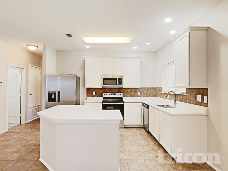 Building Photo - 209 Stable Dr