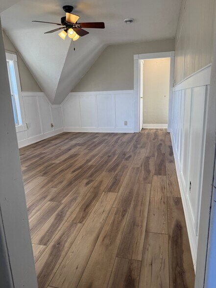 Spacious Living Room - 377 Ellis St