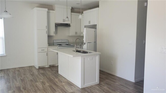 Building Photo - 520 S Indiana Ave