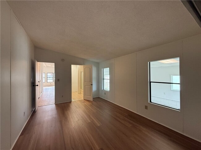 Building Photo - 2381 E Butler Ave