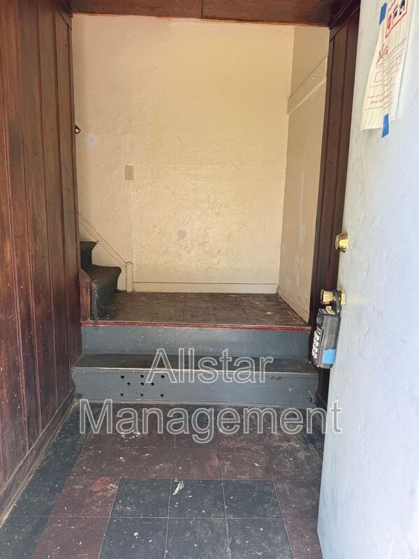 Building Photo - 3617 W 46th St
