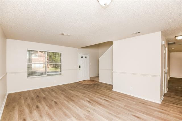 Building Photo - 1220 Cheyenne Ct