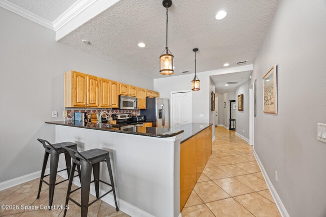Building Photo - 601 N Miramar Ave