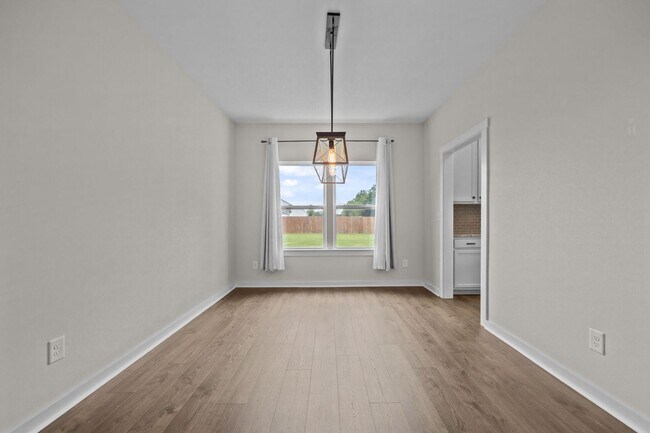 Building Photo - 217 Walker Grv Ln