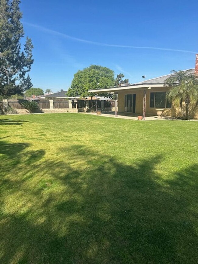 Building Photo - 6713 Kimberly Ave