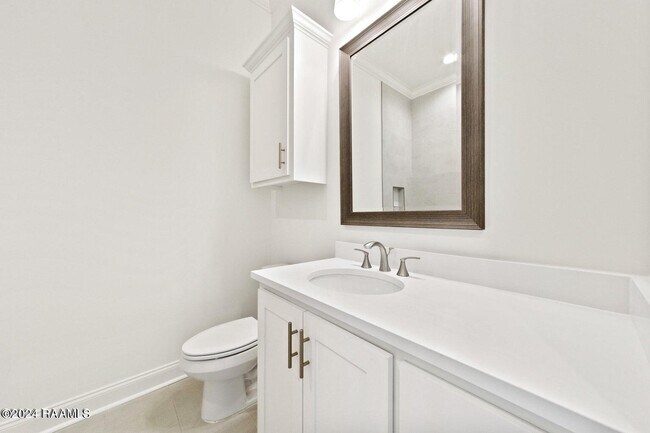 Building Photo - 128 Oak Village Dr