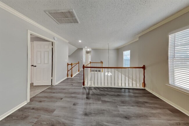 Building Photo - 8823 Stoney Bend Dr