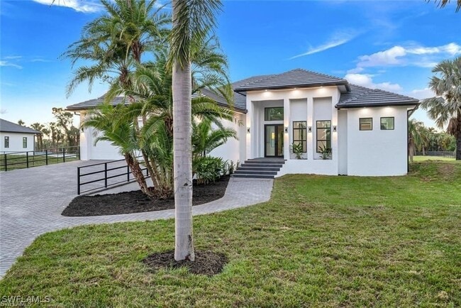 Building Photo - 687 23rd St SW