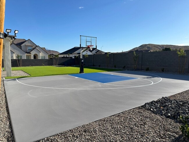 Building Photo - 5 Bedroom Home In Washington Fields