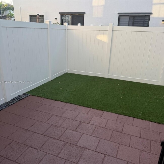 Building Photo - 10320 W 33rd Ln