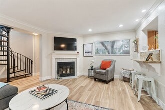 Building Photo - Furnished 3BR PB Gem – Walk to Beach & Bay