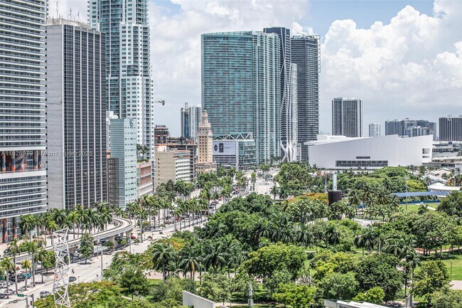 Building Photo - 335 S Biscayne Blvd
