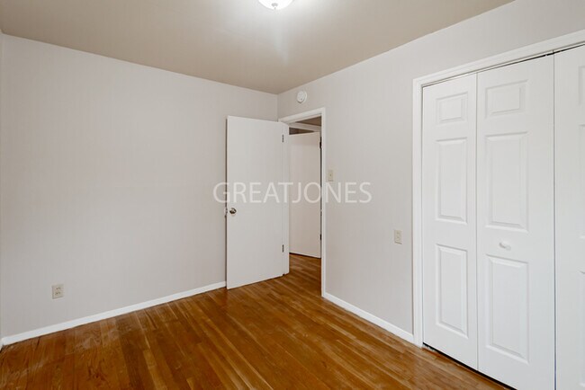 Building Photo - 604 Harrison St