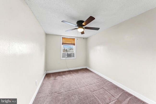 Building Photo - 129 Alverstone Rd