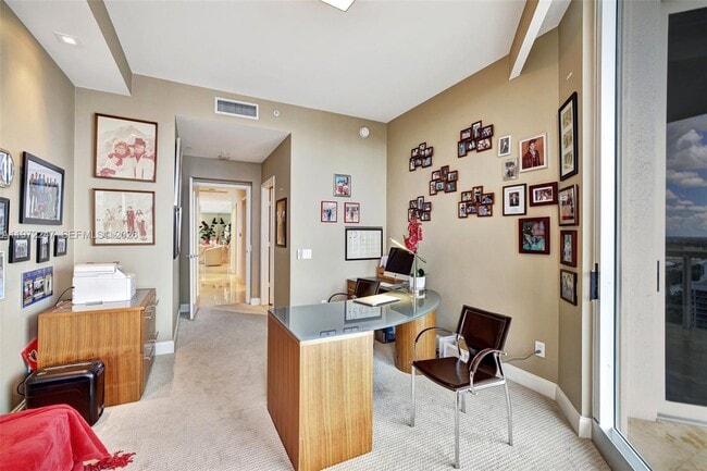 Building Photo - 21200 Point Pl