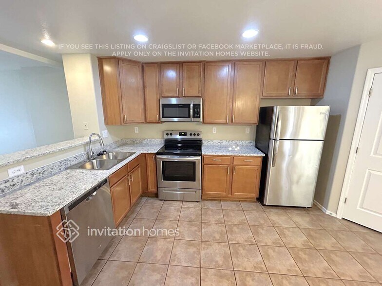 Building Photo - 7801 N 44th Dr
