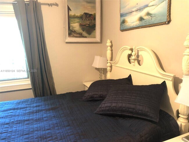 Building Photo - 1524 Argyle Dr