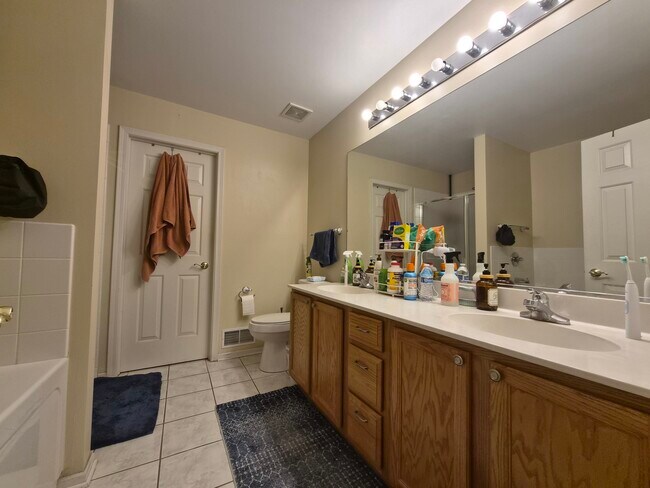 Building Photo - 2337 Hudson Cir