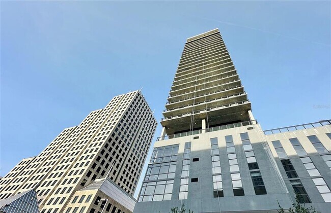 Building Photo - 435 N Orange Ave