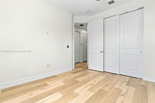 Building Photo - 115 SW 127th Terrace