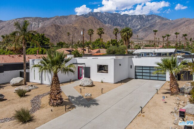 Primary Photo - 2719 N Junipero Ave