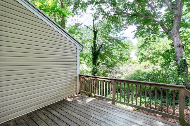 Building Photo - 5544 Kaplan Drive Unit A