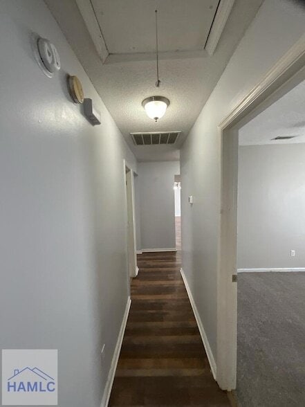 Building Photo - 1750 Latham Ct