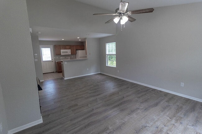 Building Photo - 1330 Godas Cir
