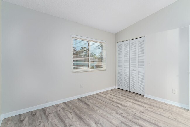 Building Photo - Update Condo in Ponde Vedra Beach