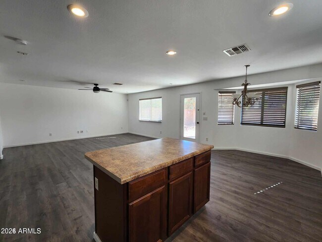 Building Photo - 42065 W Hillman Dr