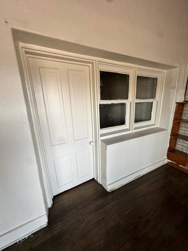Building Photo - 3317 E San Antonio Ave
